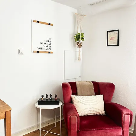 לינה וארוחת בוקר Modern With Netflix In