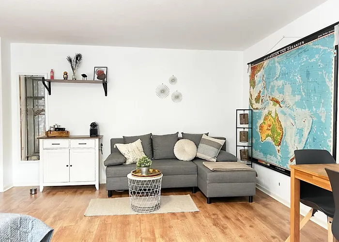 Modern With Netflix In Порта-Вестфалика